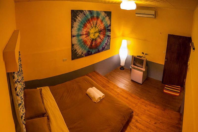 Rainbow Wave Surfing Hostel Hằng Xuân Cổ Trấn Phòng bức ảnh